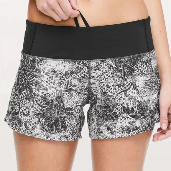 Lululemon Run Times Short II 4" Serigraph Alpine White Black Multi / Black - Picture 2 of 6
